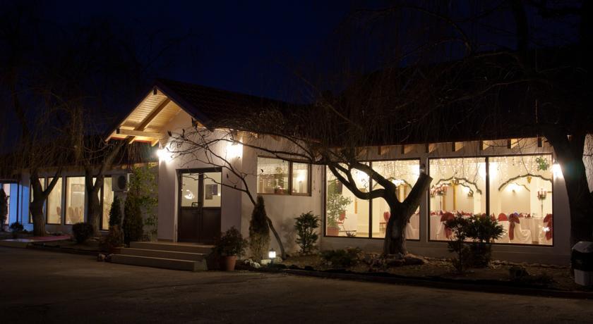 Pension Club Montana Campina Bagian luar foto
