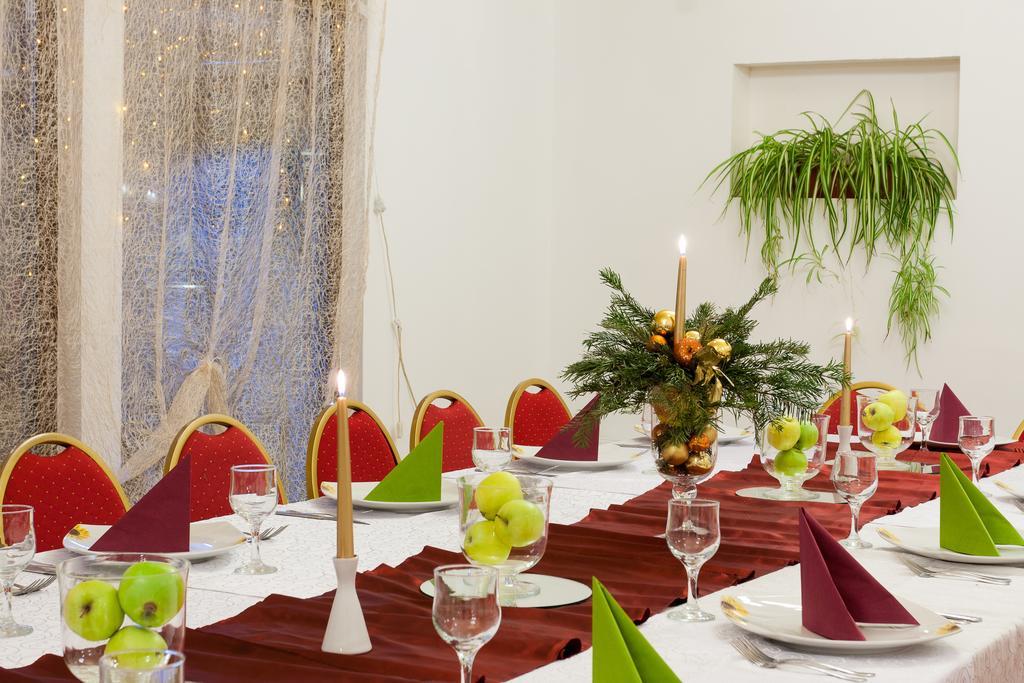 Pension Club Montana Campina Bagian luar foto
