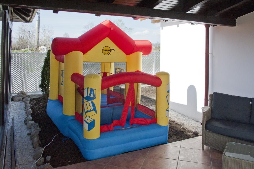 Pension Club Montana Campina Bagian luar foto