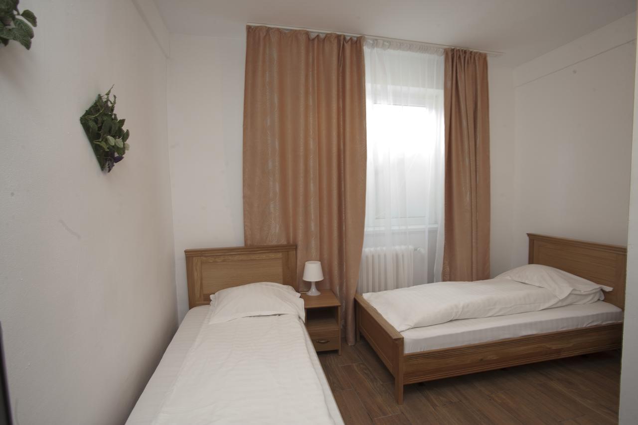 Pension Club Montana Campina Bagian luar foto